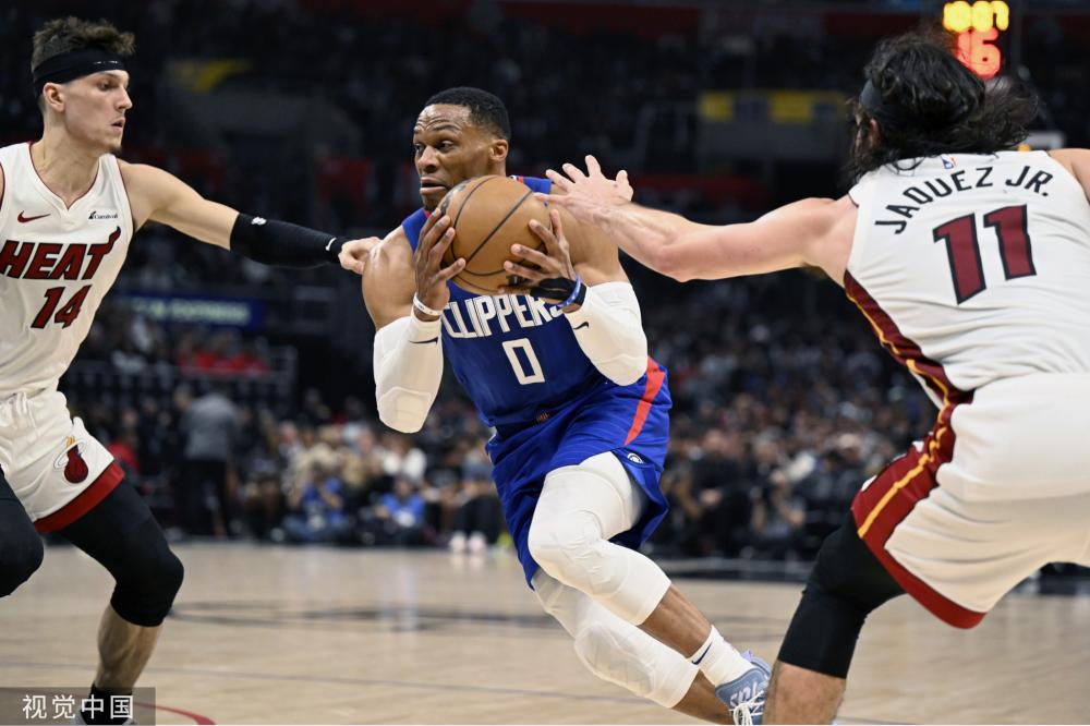 以其稳健的 以其稳健的