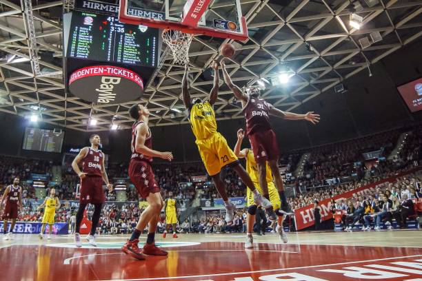 官方:角田裕毅将从日本大奖赛起取代劳森在红牛车队的位置.