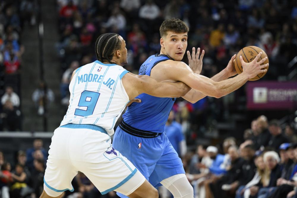 格伊因转会利物浦失败,拒绝新合同并计划离队,引发球队内讧,俱乐部因利益选择叫停交易。