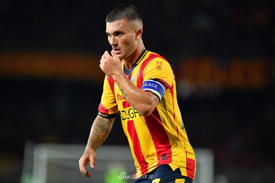 格伊因转会利物浦失败,拒绝新合同并计划离队,引发球队内讧,俱乐部因利益选择叫停交易。