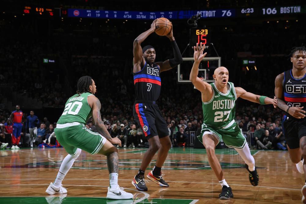 湖人最新引援引发轰动！詹姆斯热泪盈眶，佩林卡功勋卓著